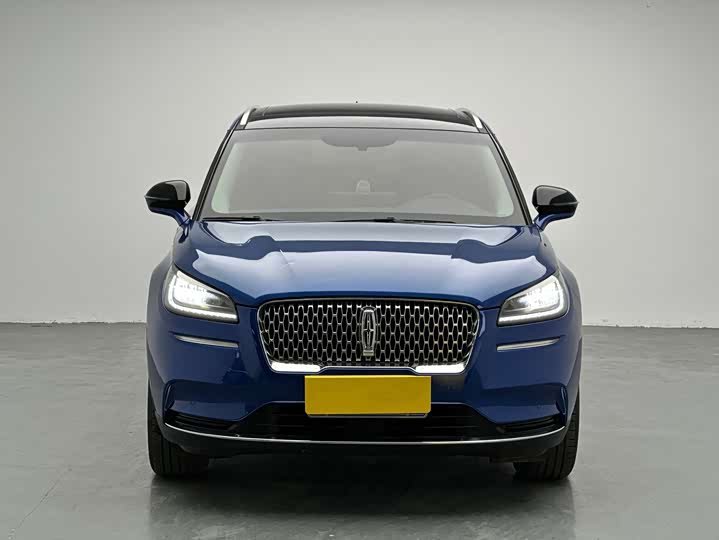 Фото 2 - Lincoln Corsair