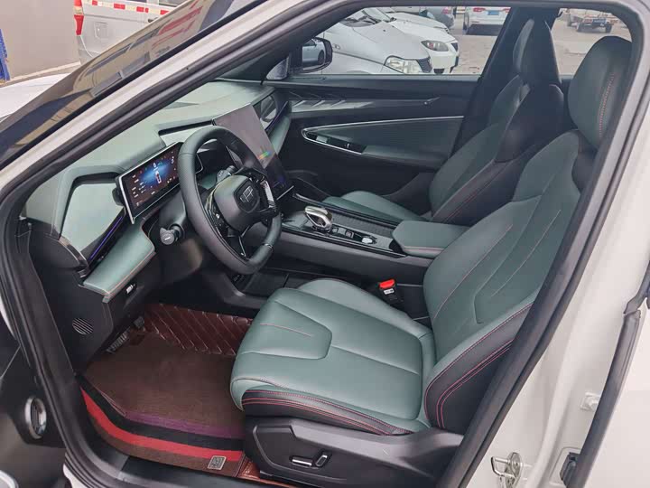 Фото 4 - Geely Atlas