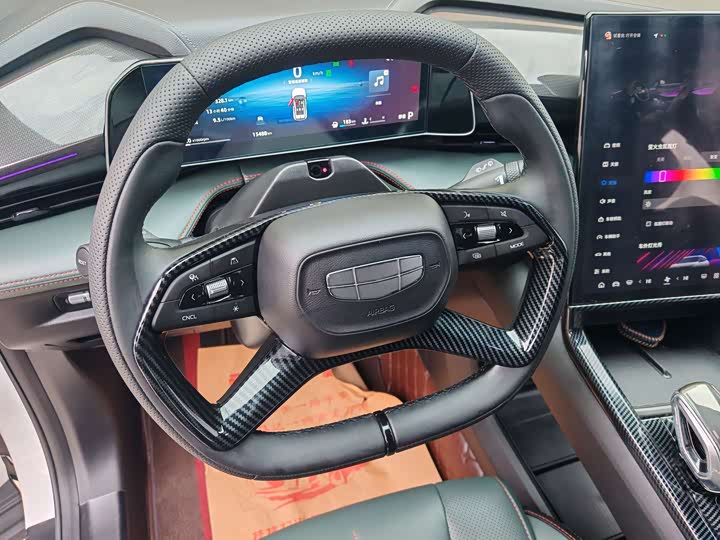 Фото 7 - Geely Atlas