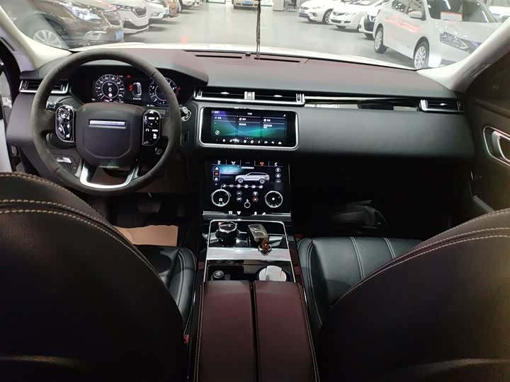 Фото 10 - Land Rover Range Rover Velar