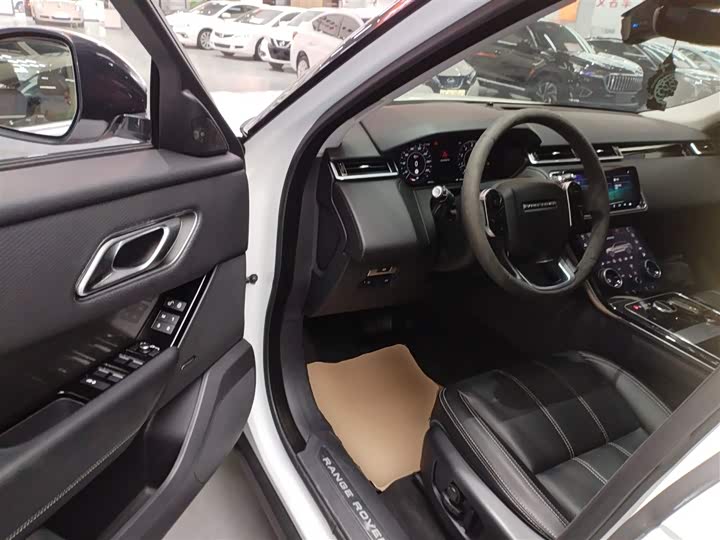 Фото 16 - Land Rover Range Rover Velar