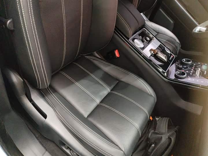 Фото 25 - Land Rover Range Rover Velar