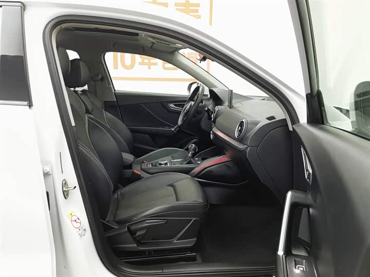 Фото 23 - Audi Q2L e-tron