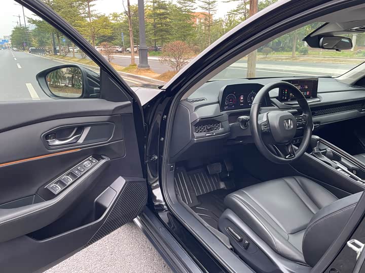 Фото 12 - Honda Accord