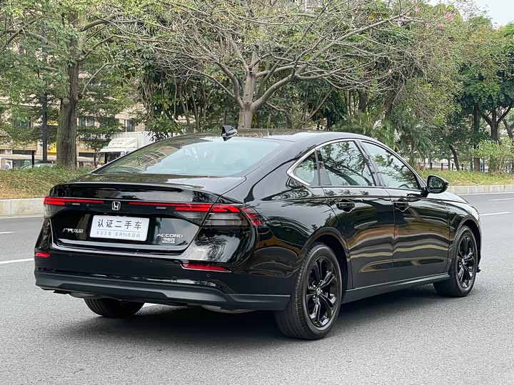 Фото 13 - Honda Accord