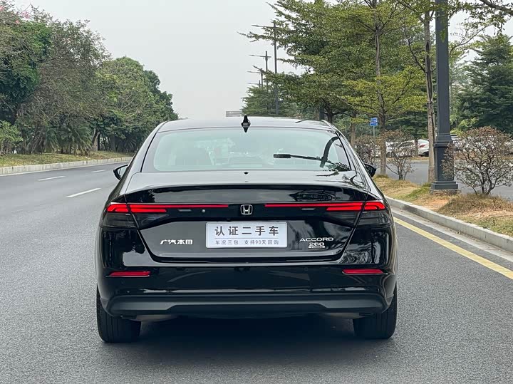 Фото 14 - Honda Accord