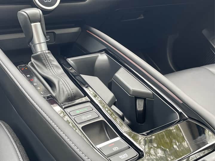 Фото 8 - Honda Accord