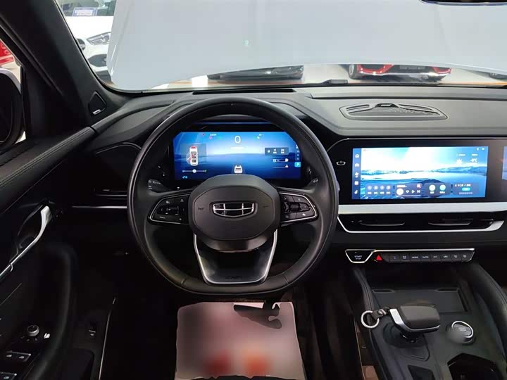 Фото 11 - Geely Monjaro