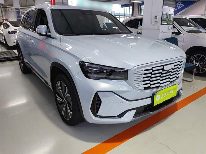 Фото 4 - Geely Monjaro