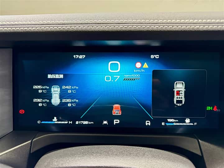 Фото 14 - Tank 300