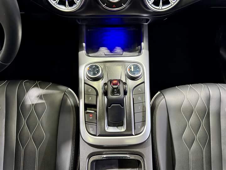 Фото 19 - Tank 300