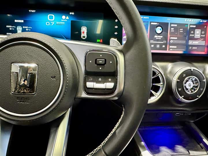 Фото 21 - Tank 300