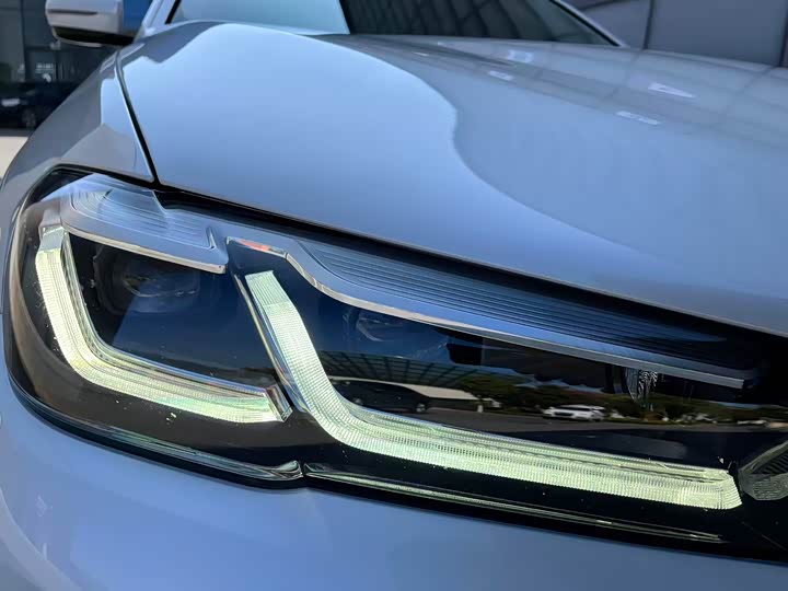 Фото 15 - BMW 5 Series