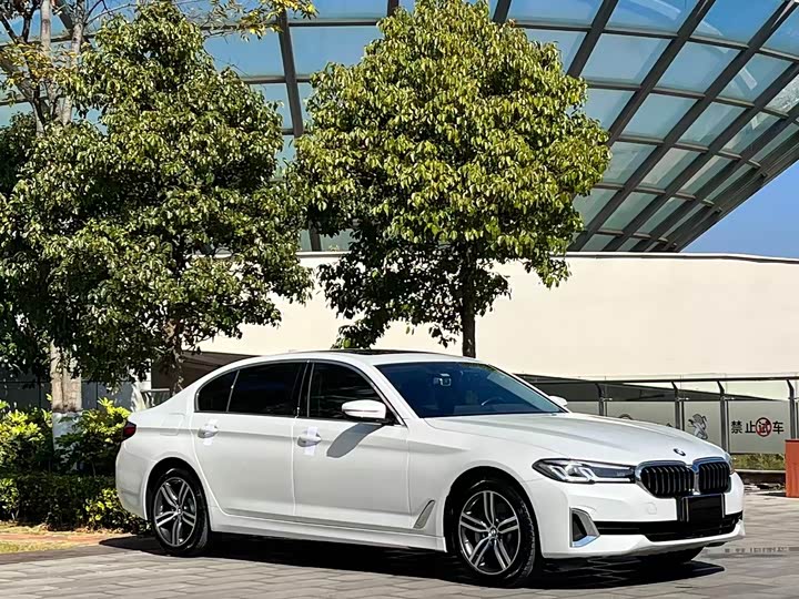 Фото 3 - BMW 5 Series