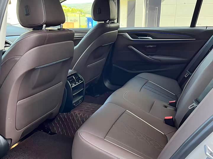 Фото 6 - BMW 5 Series