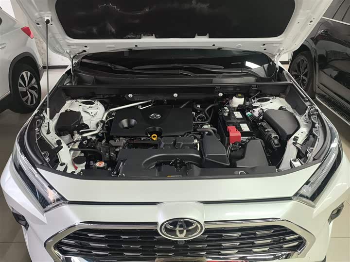 Фото 20 - Toyota RAV4