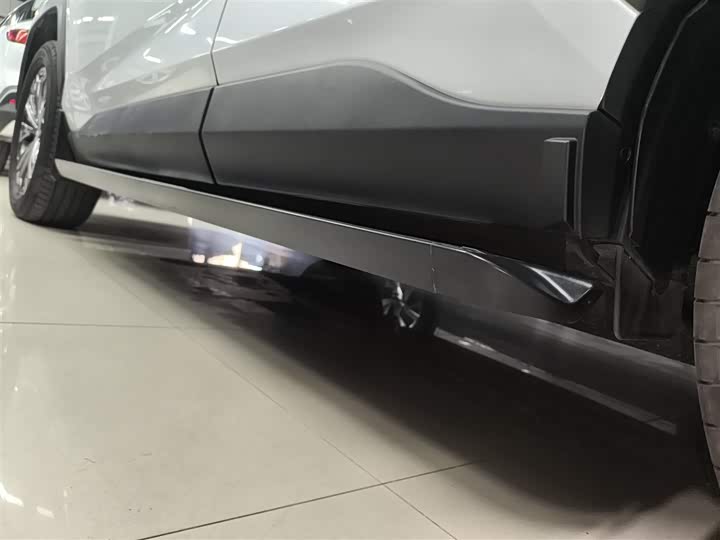 Фото 22 - Toyota RAV4