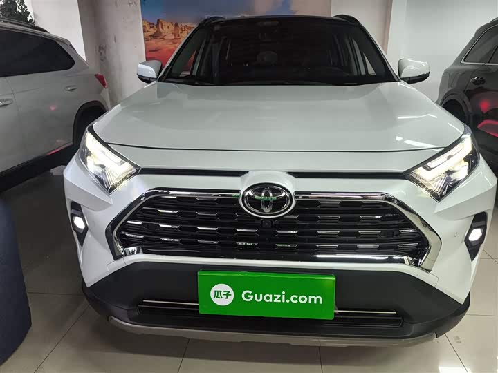 Фото 3 - Toyota RAV4