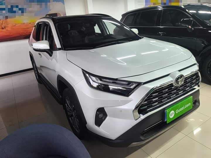 Фото 4 - Toyota RAV4