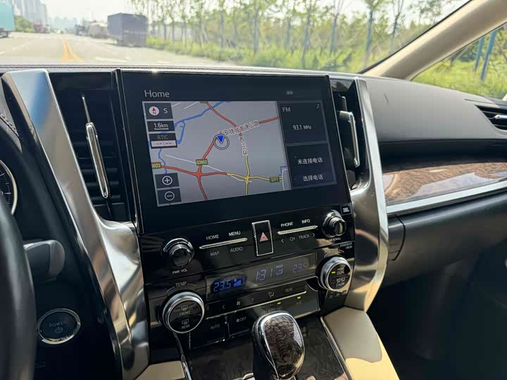 Фото 10 - Toyota Alphard