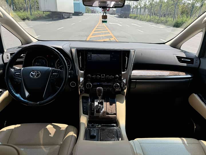 Фото 12 - Toyota Alphard