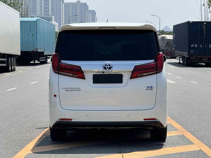 Фото 15 - Toyota Alphard