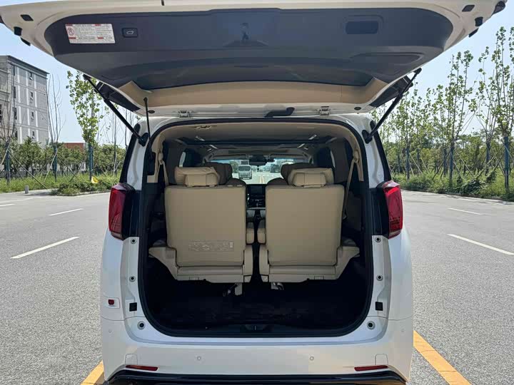 Фото 5 - Toyota Alphard