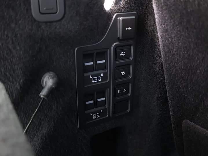 Фото 34 - Land Rover Discovery