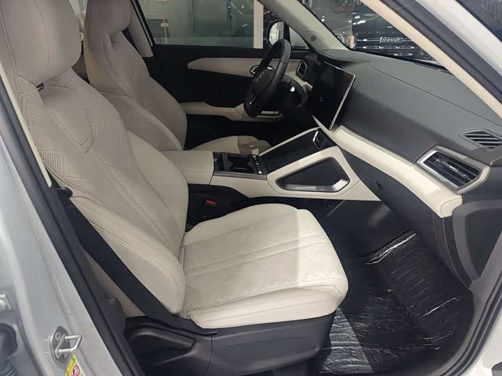 Фото 11 - BYD Yuan Up