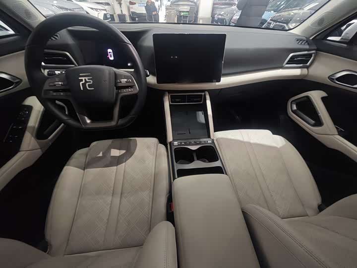 Фото 9 - BYD Yuan Up