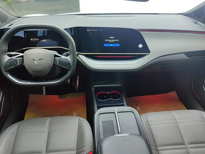 Фото 12 - Hongqi EH7