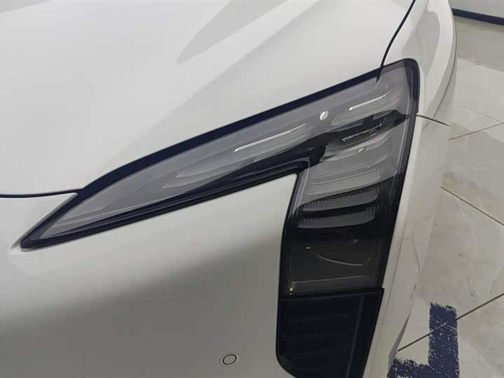 Фото 5 - Hongqi EH7