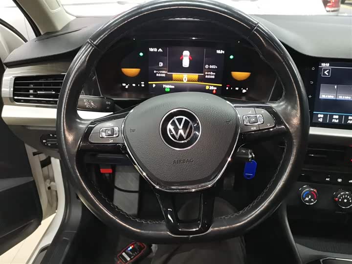 Фото 11 - Volkswagen Lavida