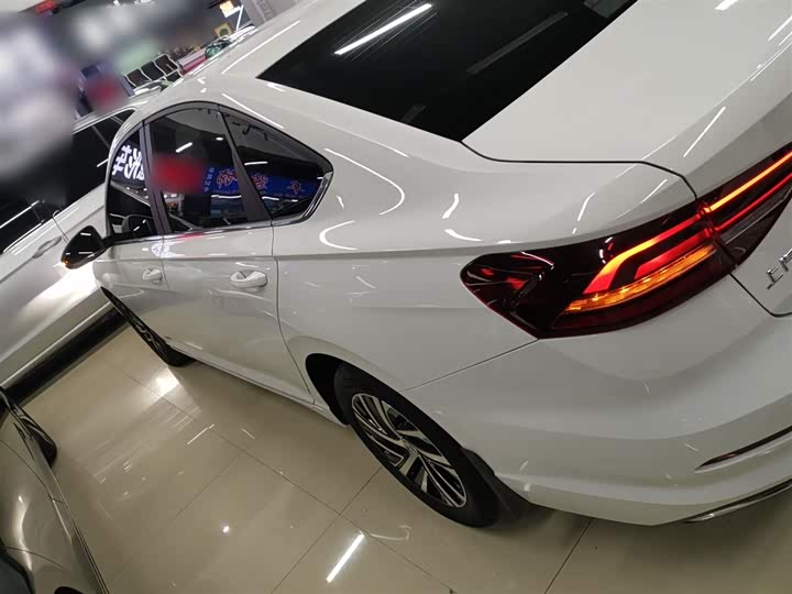 Фото 5 - Volkswagen Lavida