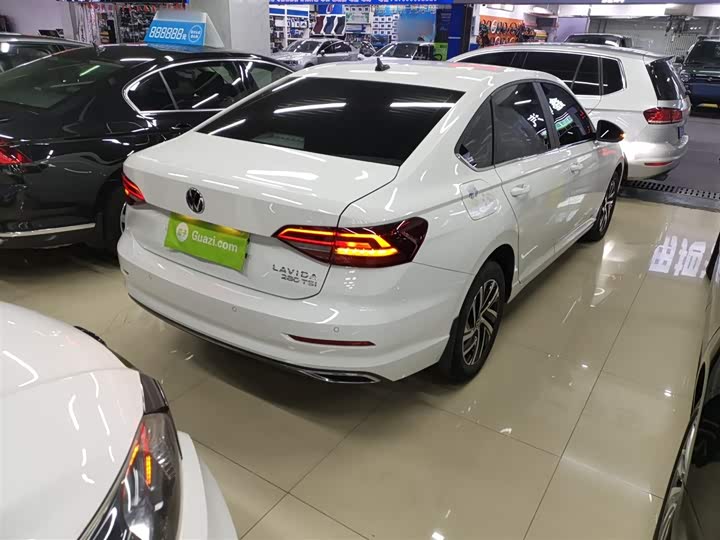 Фото 7 - Volkswagen Lavida