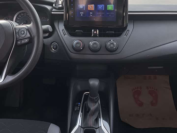 Фото 10 - Toyota Corolla