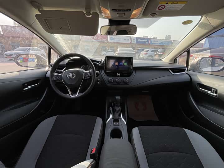 Фото 11 - Toyota Corolla