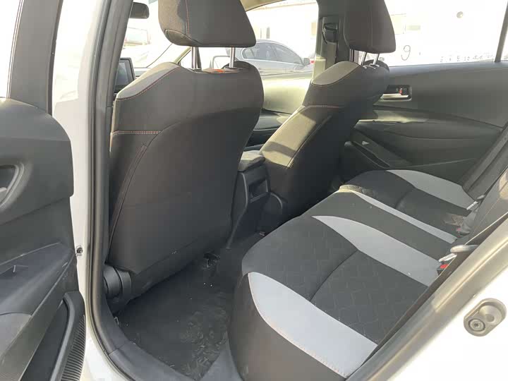 Фото 8 - Toyota Corolla