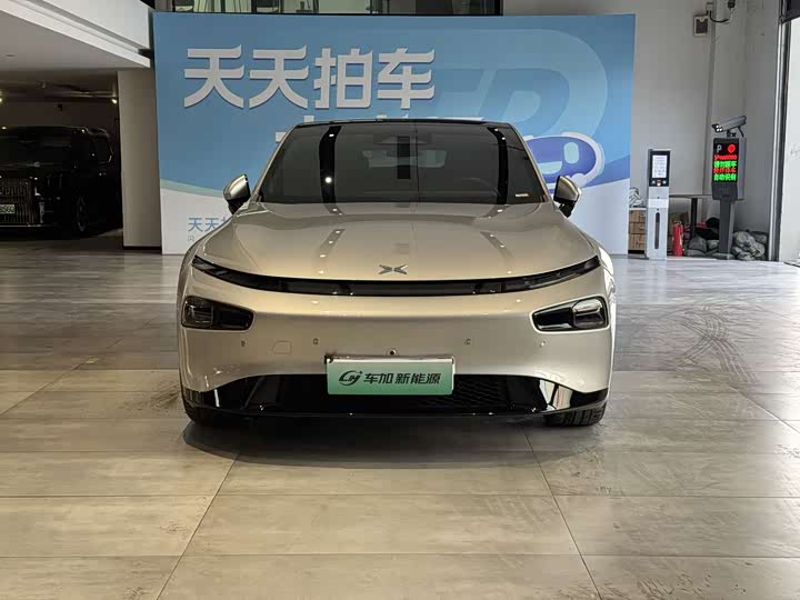 Фото 2 - XPeng P7