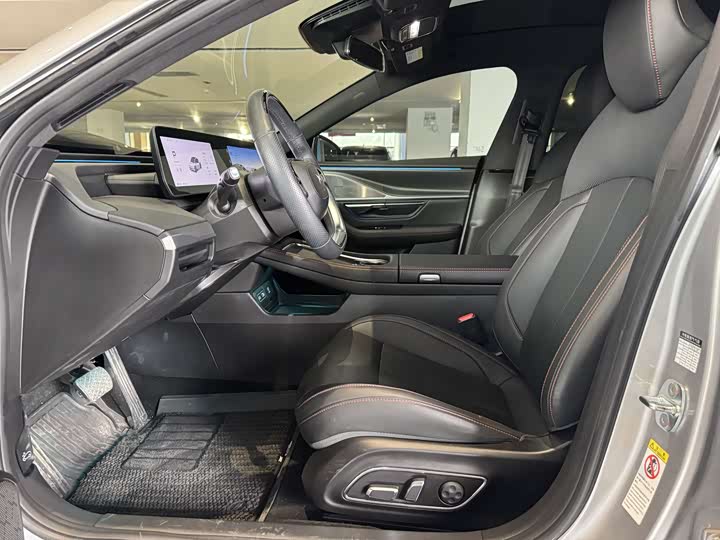 Фото 4 - XPeng P7