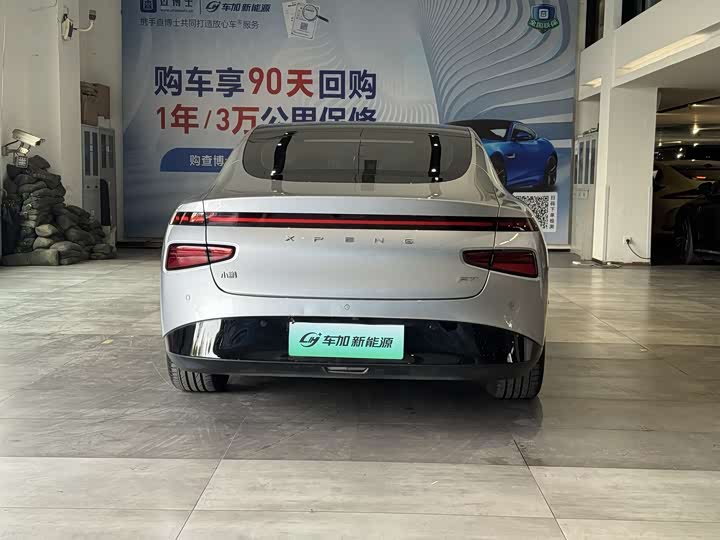 Фото 9 - XPeng P7