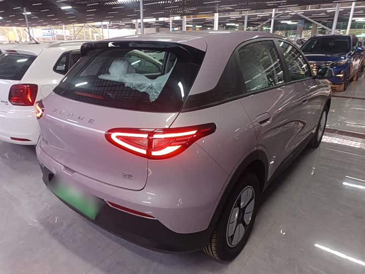 Фото 7 - Geely Galaxy Geome
