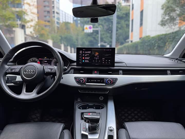 Фото 10 - Audi A4L