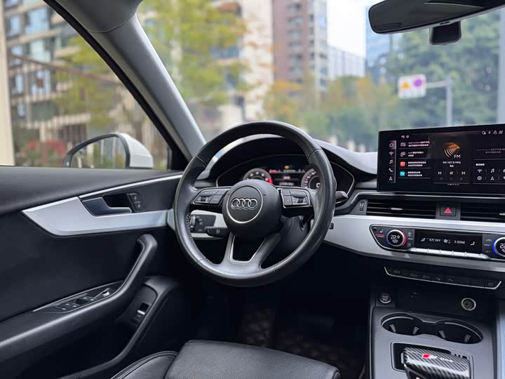 Фото 11 - Audi A4L