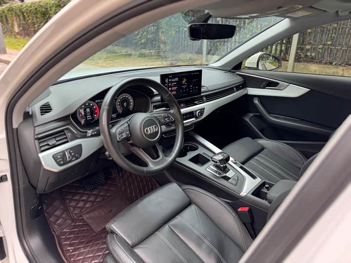 Фото 20 - Audi A4L