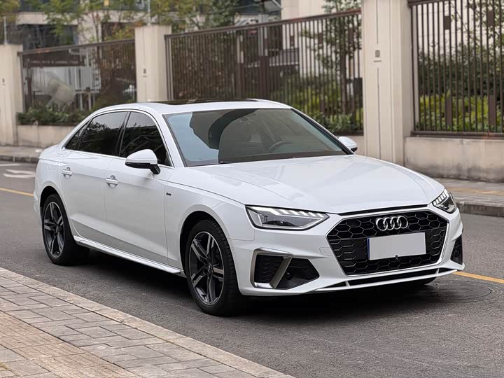 Фото 3 - Audi A4L