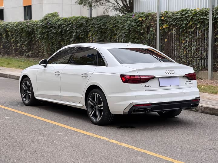 Фото 6 - Audi A4L