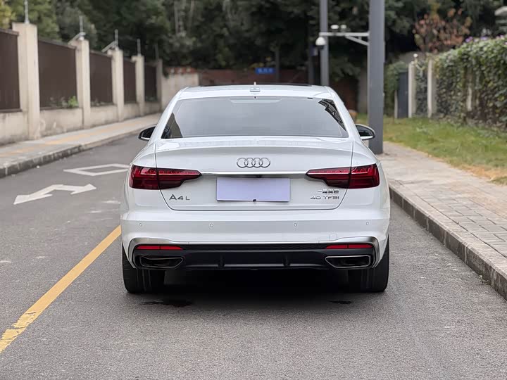 Фото 7 - Audi A4L