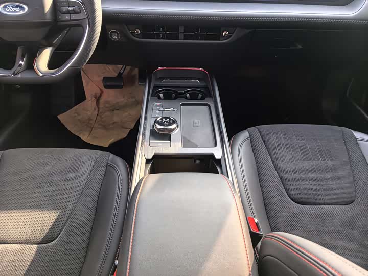 Фото 11 - Ford Mondeo