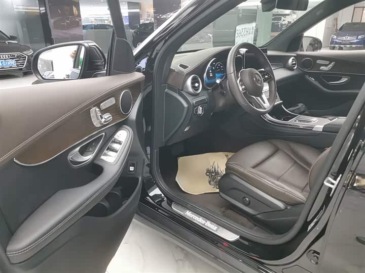 Фото 16 - Mercedes-Benz GLC-Class